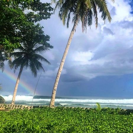 Southern Mentawai Outpost Sibigau Island Exterior photo